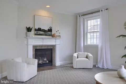 Living - 323 Bowyer Ln, Lititz, PA 17543 photo 2 of 8