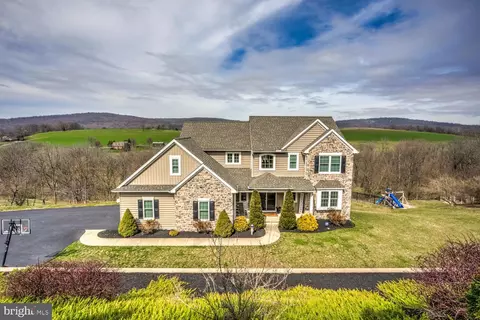 635 W Church Rd, Ephrata, PA 17522