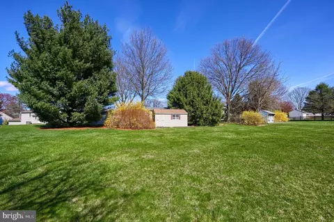 Exterior - 746 W 6th St, Lititz, PA 17543 photo 5 of 9