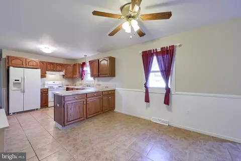 Kitchen - 746 W 6th St, Lititz, PA 17543 photo 5 of 6