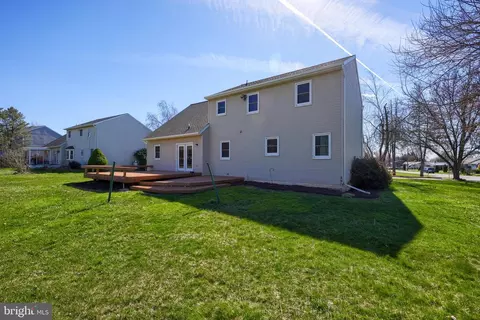 Exterior - 746 W 6th St, Lititz, PA 17543 photo 8 of 9