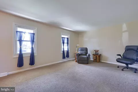 Living - 746 W 6th St, Lititz, PA 17543 photo 1 of 9