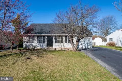 3 Buckwheat Dr, Denver, PA 17517