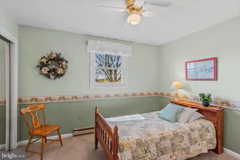 Bedroom - 7 Buch Mill Rd, Lititz, PA 17543 photo 8 of 10