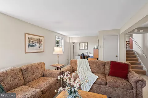 Living - 7 Buch Mill Rd, Lititz, PA 17543 photo 9 of 9
