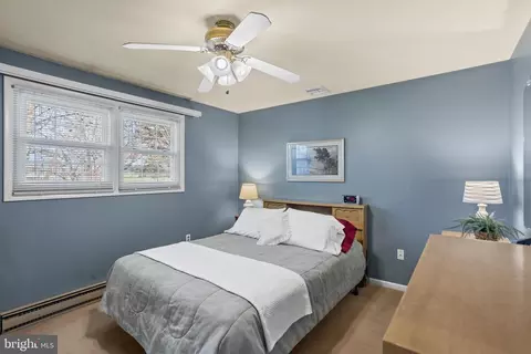 Bedroom - 7 Buch Mill Rd, Lititz, PA 17543 photo 6 of 10