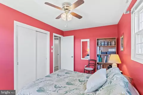 Bedroom - 7 Buch Mill Rd, Lititz, PA 17543 photo 4 of 10