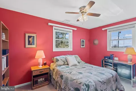 Bedroom - 7 Buch Mill Rd, Lititz, PA 17543 photo 2 of 10