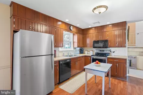 Kitchen - 7 Buch Mill Rd, Lititz, PA 17543 photo 1 of 3