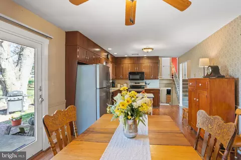 Dining - 7 Buch Mill Rd, Lititz, PA 17543 photo 3 of 3