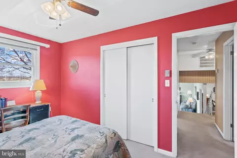Bedroom - 7 Buch Mill Rd, Lititz, PA 17543 photo 3 of 10