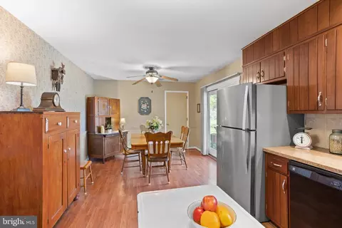 Kitchen - 7 Buch Mill Rd, Lititz, PA 17543 photo 2 of 3
