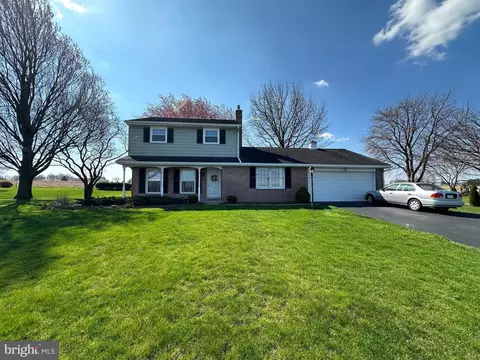1529 Landisville Rd, Manheim, PA 17545