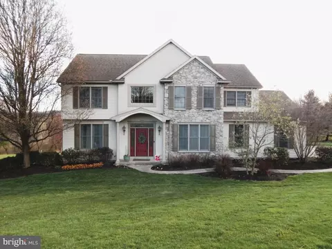 725 Rohen Ridge Dr, Lititz, PA 17543