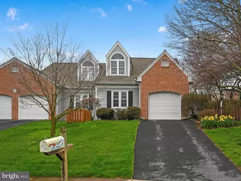 3245 Oakglen Ct, Lancaster, PA 17601