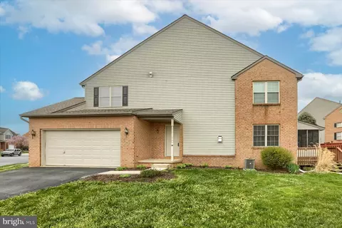 74 Spring Hill Ln, Mountville, PA 17554