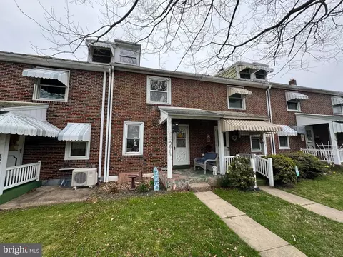 423 Pine St, Denver, PA 17517