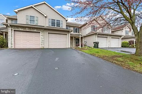 Exterior - 81 Pebble Creek Dr, Lititz, PA 17543 photo 2 of 9