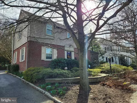 Exterior - 102 W End Ave, Lititz, PA 17543 photo 3 of 17