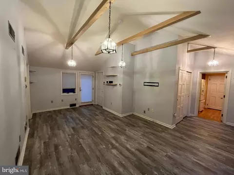 Living - 102 W End Ave, Lititz, PA 17543 photo 2 of 2