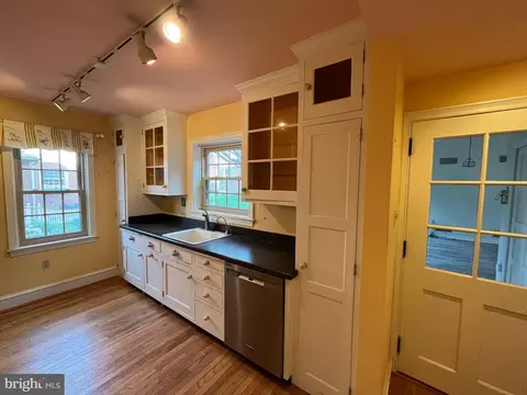 Kitchen - 102 W End Ave, Lititz, PA 17543 photo 2 of 4