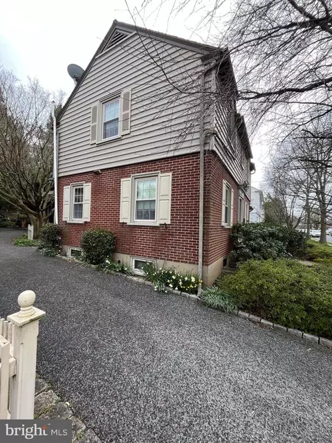 Exterior - 102 W End Ave, Lititz, PA 17543 photo 8 of 17