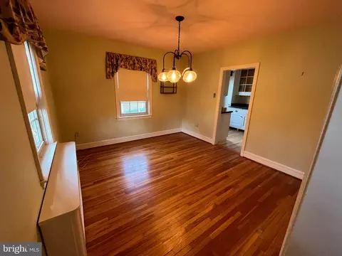 Dining - 102 W End Ave, Lititz, PA 17543 photo 1 of 1