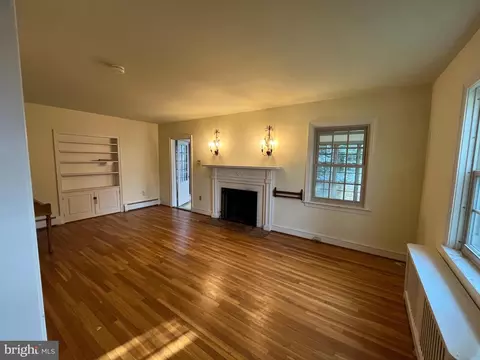 Living - 102 W End Ave, Lititz, PA 17543 photo 1 of 2