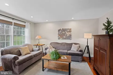 Living - 105 Gingrich Dr, Lititz, PA 17543 photo 2 of 9