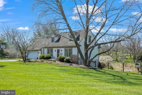 Exterior - 105 Gingrich Dr, Lititz, PA 17543 photo 15 of 19