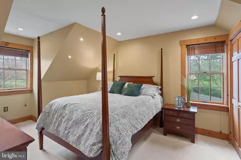 Bedroom - 105 Gingrich Dr, Lititz, PA 17543 photo 2 of 9