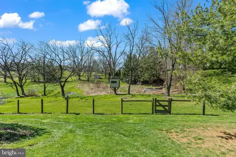 View/Area - 105 Gingrich Dr, Lititz, PA 17543 photo 4 of 5