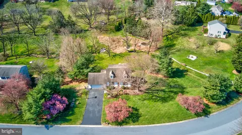 Exterior - 105 Gingrich Dr, Lititz, PA 17543 photo 2 of 19
