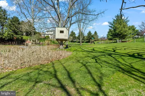 Exterior - 105 Gingrich Dr, Lititz, PA 17543 photo 8 of 19