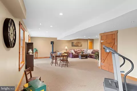 Living - 105 Gingrich Dr, Lititz, PA 17543 photo 7 of 9