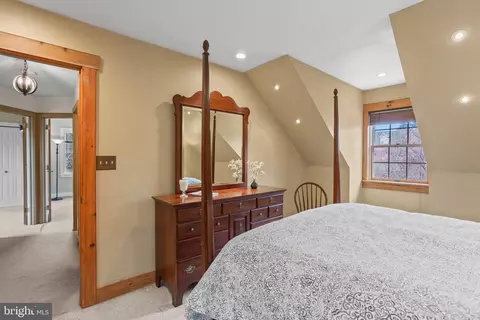 Bedroom - 105 Gingrich Dr, Lititz, PA 17543 photo 5 of 9