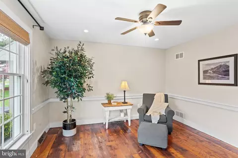 Living - 105 Gingrich Dr, Lititz, PA 17543 photo 4 of 9