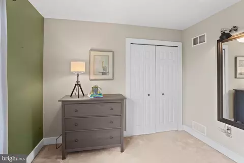 Bedroom - 105 Gingrich Dr, Lititz, PA 17543 photo 7 of 9