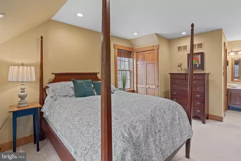 Bedroom - 105 Gingrich Dr, Lititz, PA 17543 photo 1 of 9