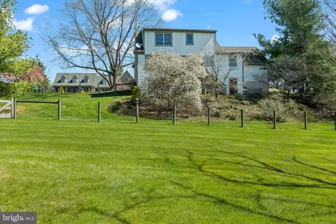 Exterior - 105 Gingrich Dr, Lititz, PA 17543 photo 6 of 19