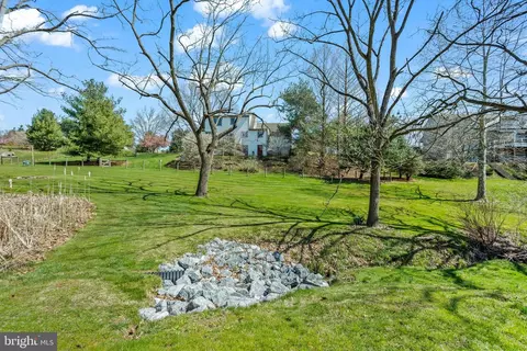 Exterior - 105 Gingrich Dr, Lititz, PA 17543 photo 9 of 19