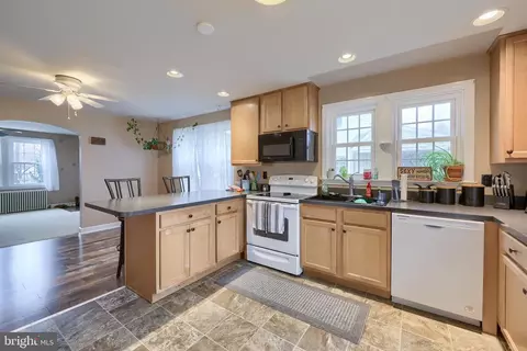 Kitchen - 22 E Market St, Lititz, PA 17543 photo 1 of 2