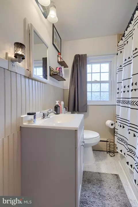 Bath - 22 E Market St, Lititz, PA 17543 photo 2 of 2