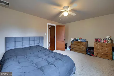 Bedroom - 22 E Market St, Lititz, PA 17543 photo 4 of 6