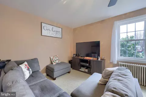 Bedroom - 22 E Market St, Lititz, PA 17543 photo 2 of 6