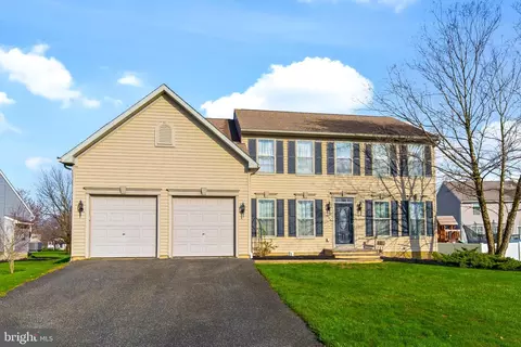 211 Greystone Ln, Quarryville, PA 17566