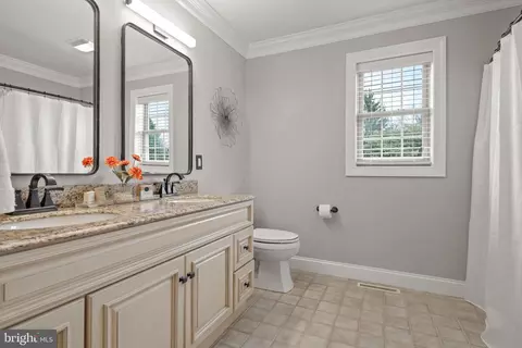 Bath - 1149 S Bristol Dr, Lititz, PA 17543 photo 5 of 6