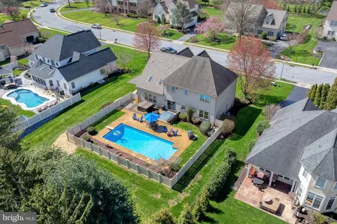 Exterior - 1149 S Bristol Dr, Lititz, PA 17543 photo 5 of 14