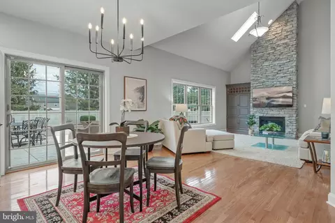 Dining - 1149 S Bristol Dr, Lititz, PA 17543 photo 1 of 3