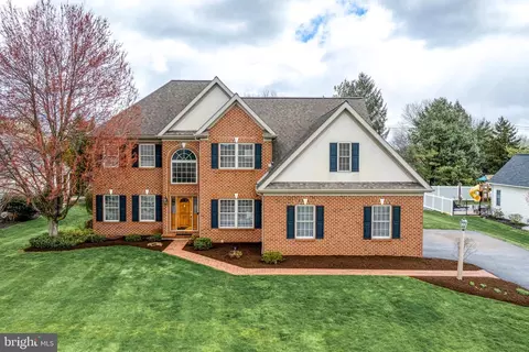 1149 S Bristol Dr, Lititz, PA 17543
